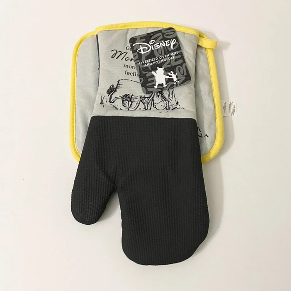 Disney Winnie the Pooh Oven Mitt and Pot Holder and Silicone Trivet - Picture 5 of 12